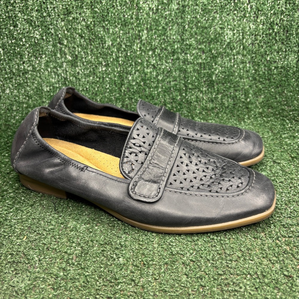 Clarks Collection Lycrical Way Perforated Leather Casual Loafers Black Women 9.5